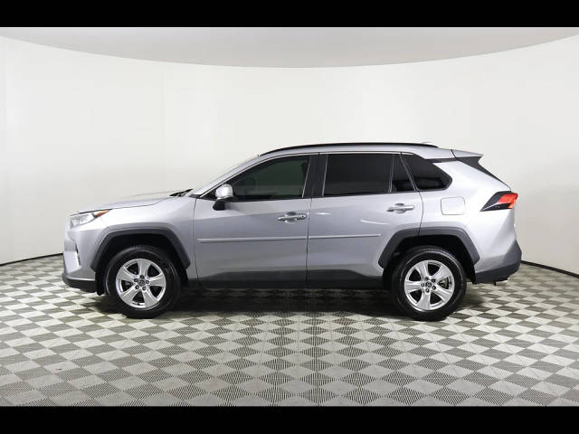 2020 Toyota RAV4 XLE FWD photo