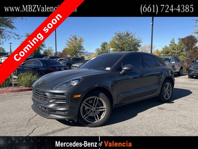 2020 Porsche Macan  AWD photo