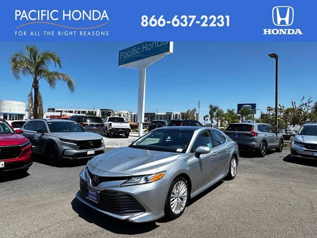 2019 Toyota Camry XLE V6 FWD photo
