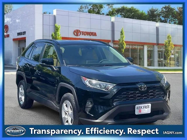 2020 Toyota RAV4 XLE AWD photo