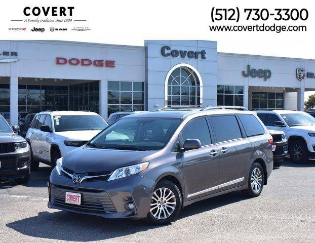 2020 Toyota Sienna XLE FWD photo