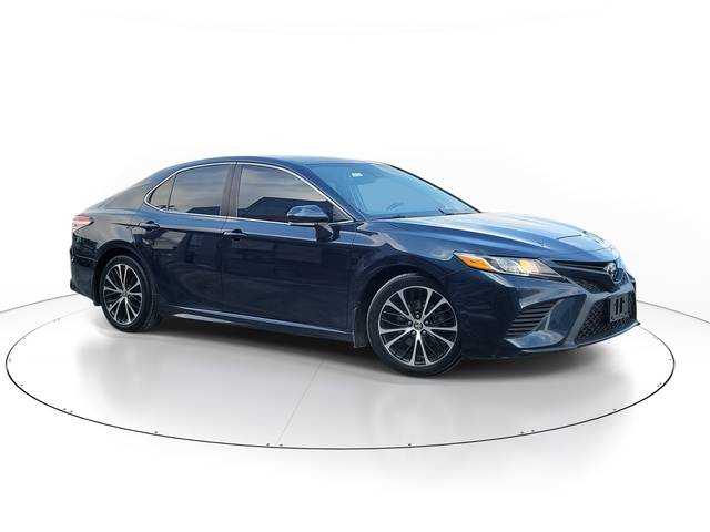 2020 Toyota Camry SE AWD photo