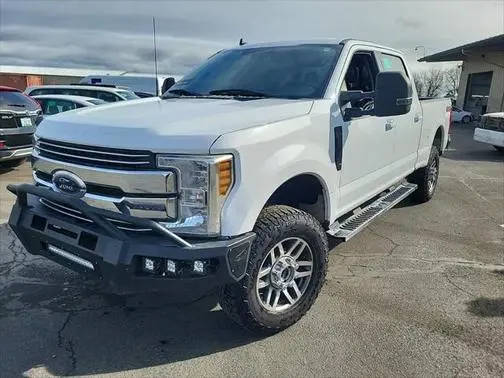 2019 Ford  LARIAT 4WD photo