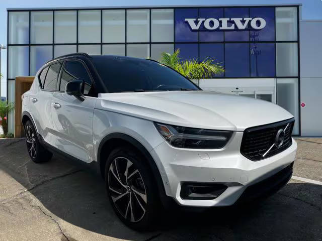 2021 Volvo XC40 R-Design AWD photo