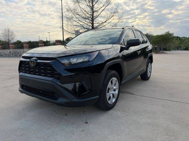 2020 Toyota RAV4 LE FWD photo
