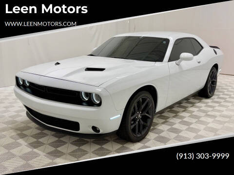 2020 Dodge Challenger SXT RWD photo