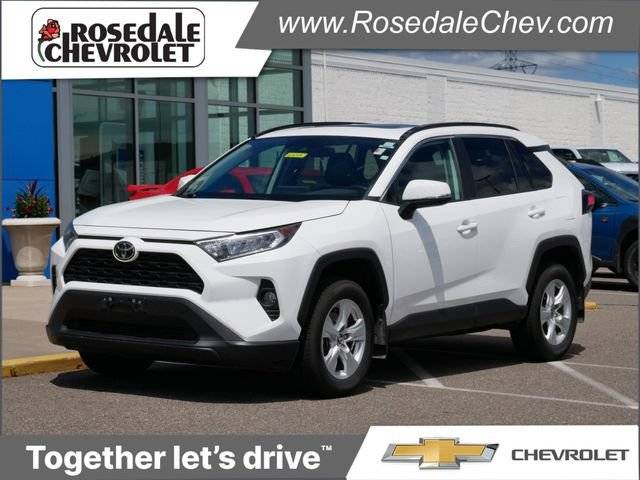 2020 Toyota RAV4 XLE AWD photo