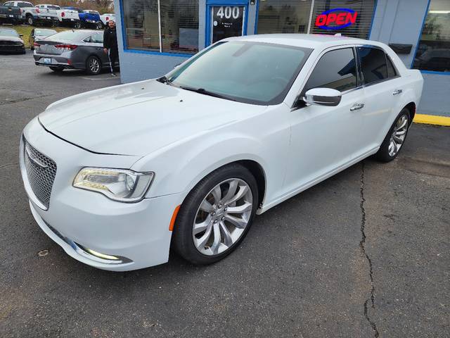 2019 Chrysler 300 Limited RWD photo