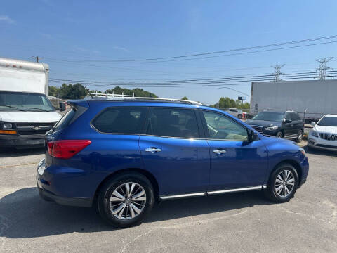 2018 Nissan Pathfinder SV FWD photo