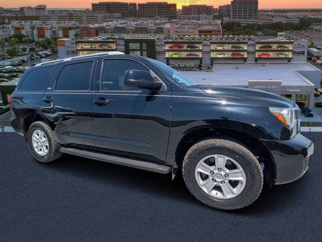 2020 Toyota Sequoia SR5 4WD photo