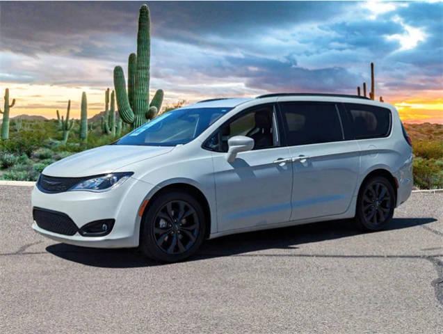 2020 Chrysler Pacifica Minivan Touring L FWD photo