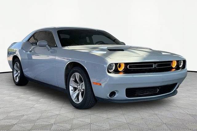2020 Dodge Challenger SXT RWD photo