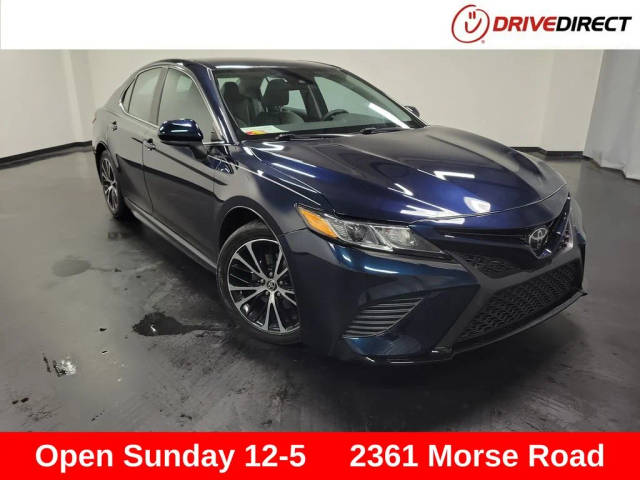 2020 Toyota Camry SE FWD photo