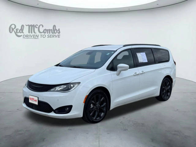 2020 Chrysler Pacifica Minivan Touring L Plus FWD photo
