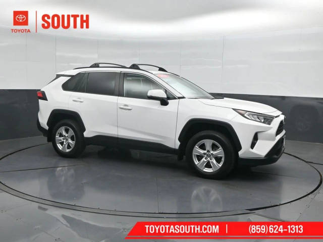 2020 Toyota RAV4 XLE AWD photo