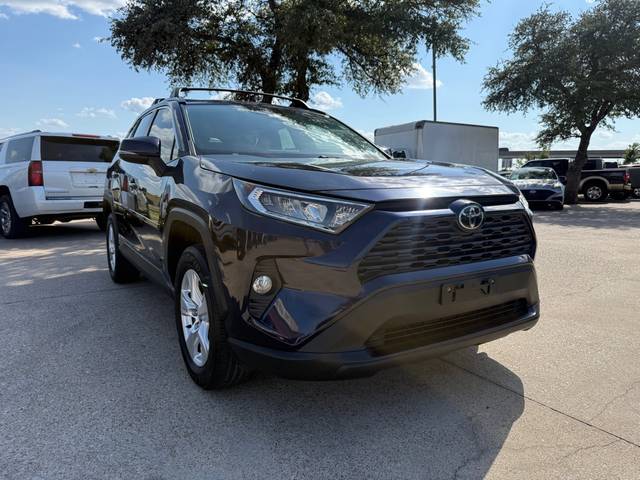 2020 Toyota RAV4 XLE FWD photo