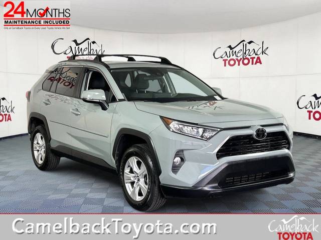 2020 Toyota RAV4 XLE FWD photo