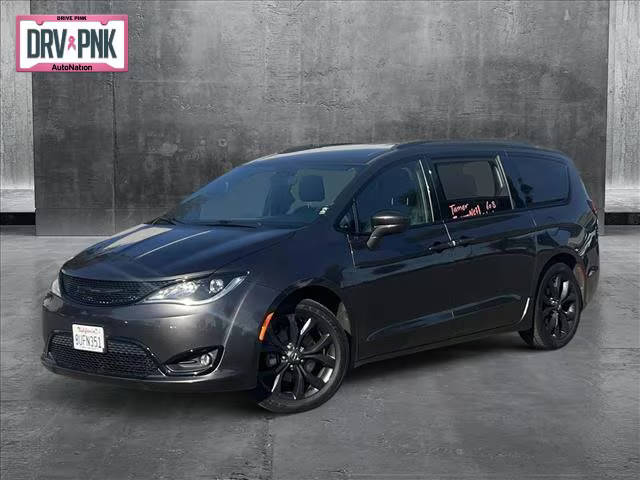 2020 Chrysler Pacifica Minivan Touring L Plus FWD photo