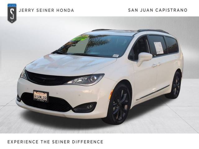 2020 Chrysler Pacifica Minivan Touring L Plus FWD photo