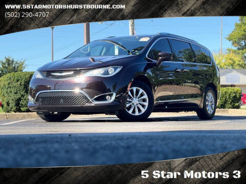2019 Chrysler Pacifica Minivan Touring L FWD photo