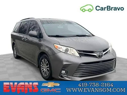 2020 Toyota Sienna XLE FWD photo
