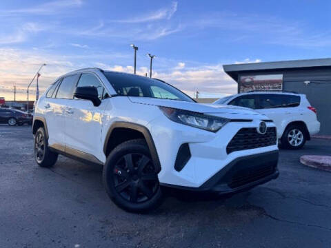 2020 Toyota RAV4 LE FWD photo