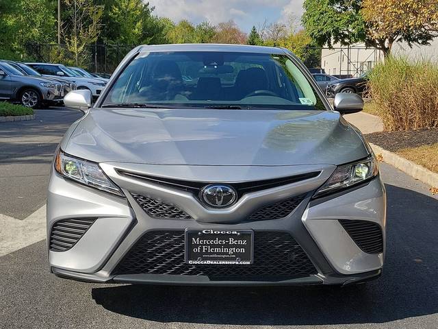 2020 Toyota Camry SE FWD photo