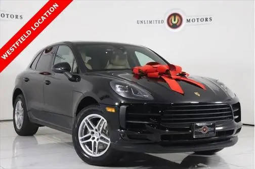 2020 Porsche Macan  AWD photo