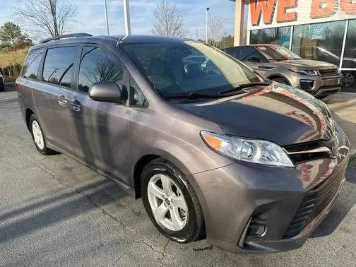 2020 Toyota Sienna LE FWD photo