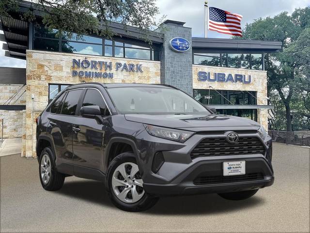 2020 Toyota RAV4 LE FWD photo