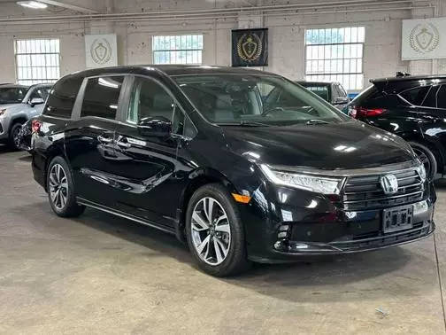 2021 Honda Odyssey Touring FWD photo