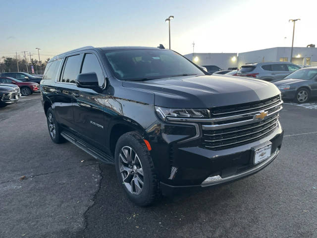 2021 Chevrolet Suburban LT 4WD photo