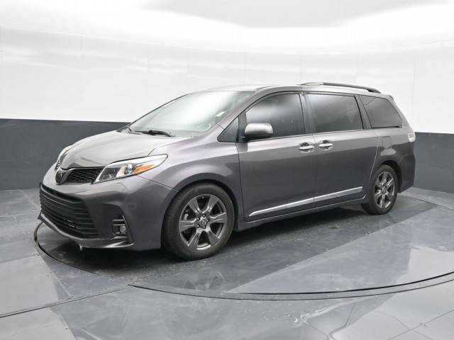 2020 Toyota Sienna SE FWD photo