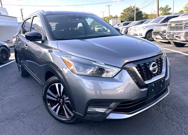 2020 Nissan Kicks SR FWD photo