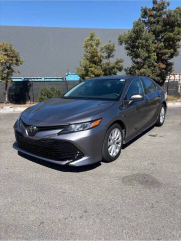 2020 Toyota Camry LE FWD photo