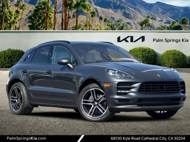 2020 Porsche Macan AWD photo