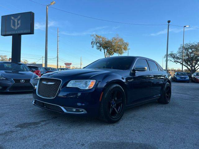 2015 Chrysler 300 300C Platinum RWD photo