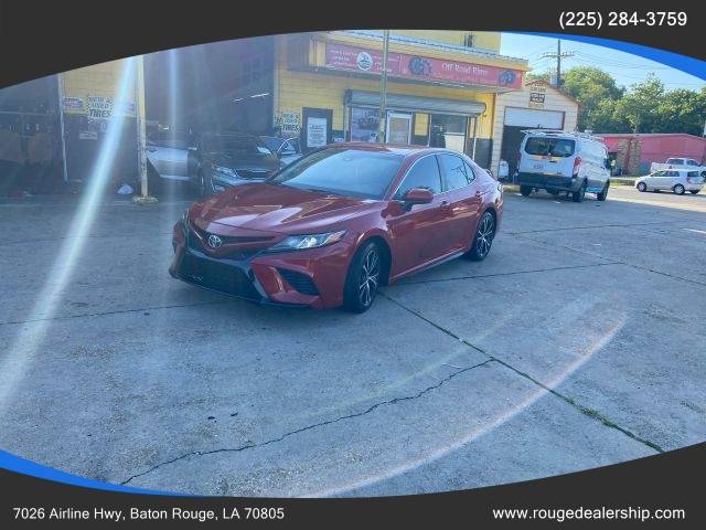 2020 Toyota Camry SE FWD photo