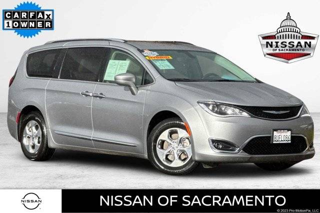 2020 Chrysler Pacifica Minivan Hybrid Touring L FWD photo