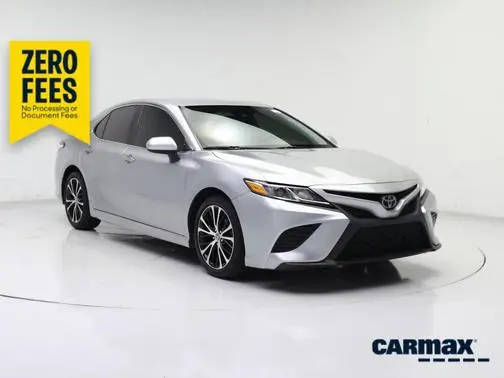 2020 Toyota Camry SE FWD photo