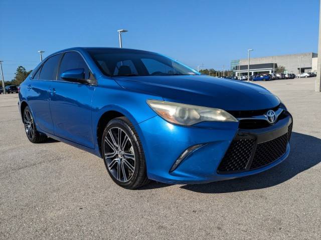 2016 Toyota Camry SE w/Special Edition Pkg FWD photo