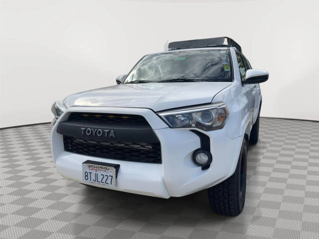 2018 Toyota 4Runner SR5 4WD photo
