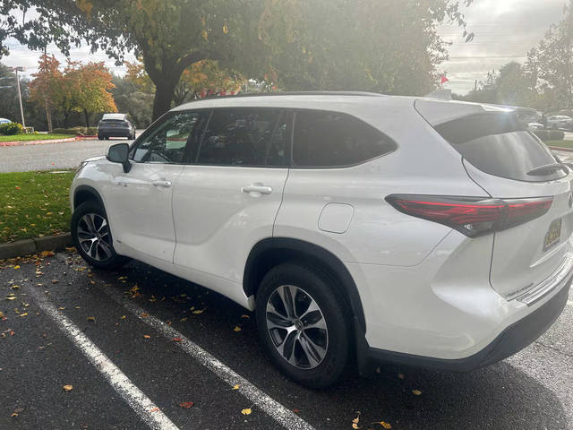 2020 Toyota Highlander Hybrid XLE AWD photo