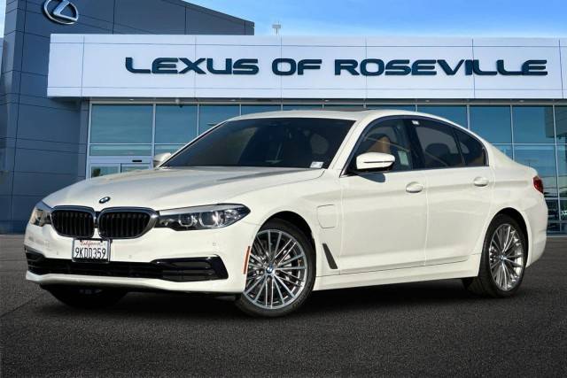 2020 BMW 5 Series 530e iPerformance RWD photo
