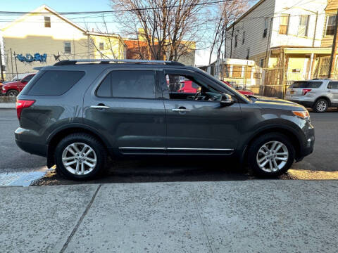 2015 Ford Explorer XLT 4WD photo