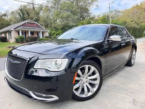 2019 Chrysler 300 Limited RWD photo