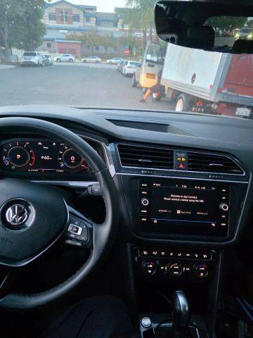2020 Volkswagen Tiguan SEL AWD photo
