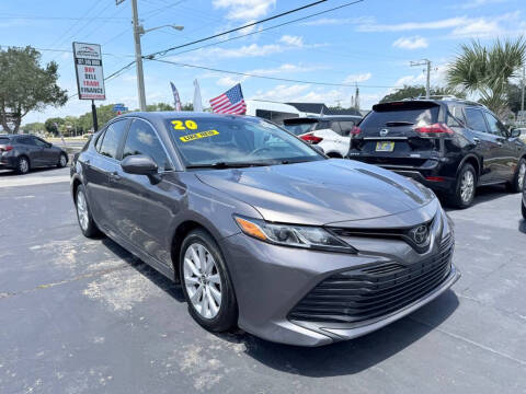 2020 Toyota Camry LE FWD photo