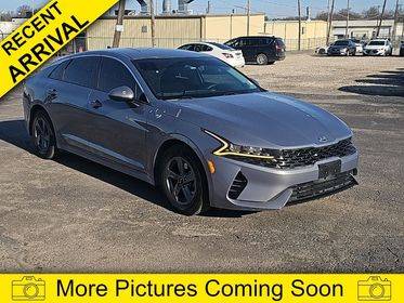 2021 Kia K5 LX FWD photo