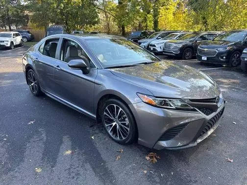 2020 Toyota Camry SE AWD photo